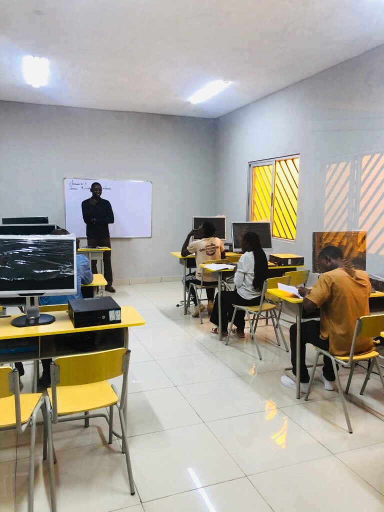 💻 AULAS DE INFORMÁTICA NO TUSANDI! 💛